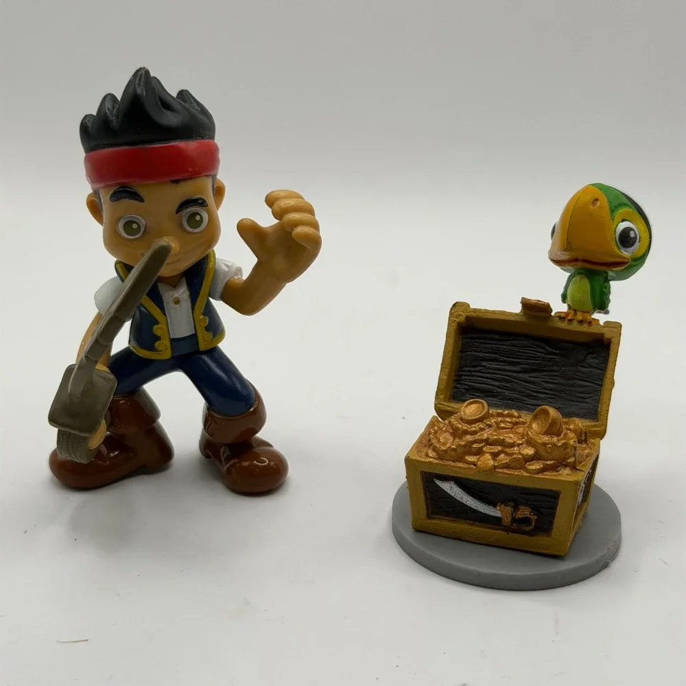 Disney Jake and the Never Land Pirates Jake & Skully Treasure Chest Figures V15